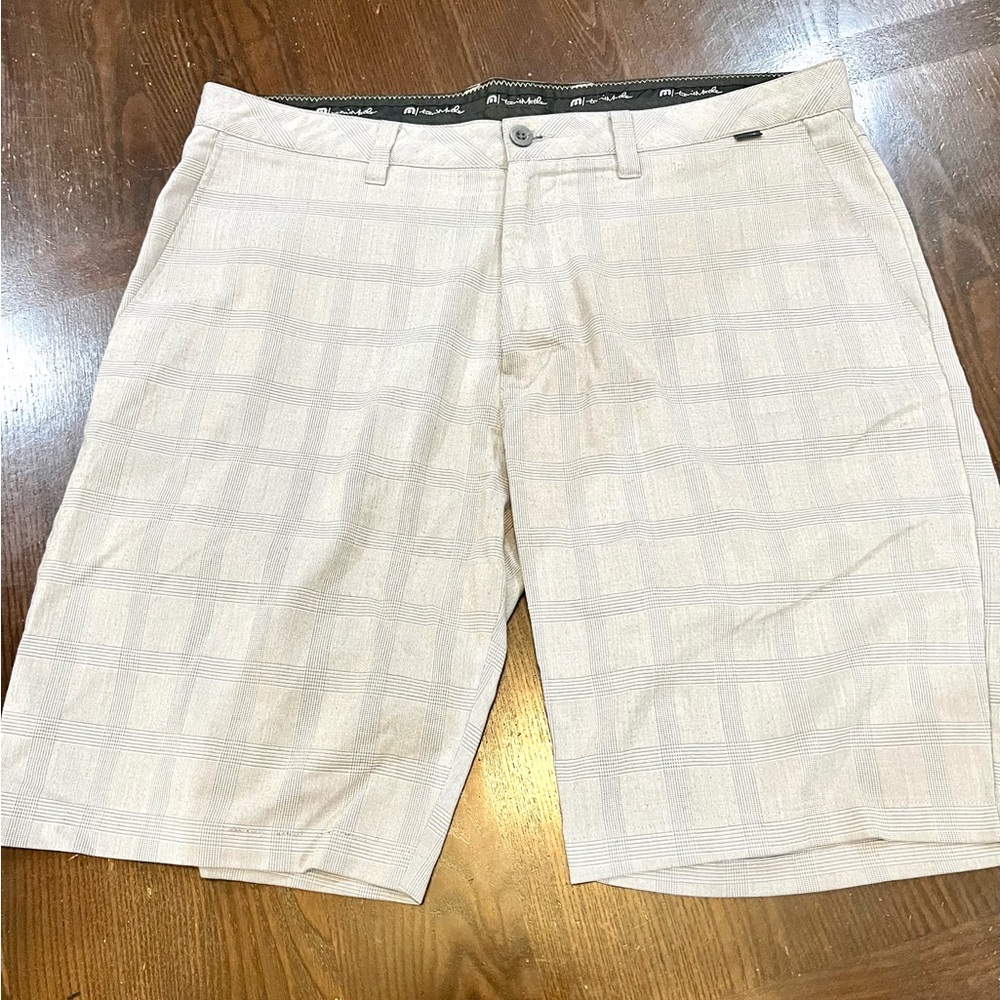 Men’s Travis Mathew shorts